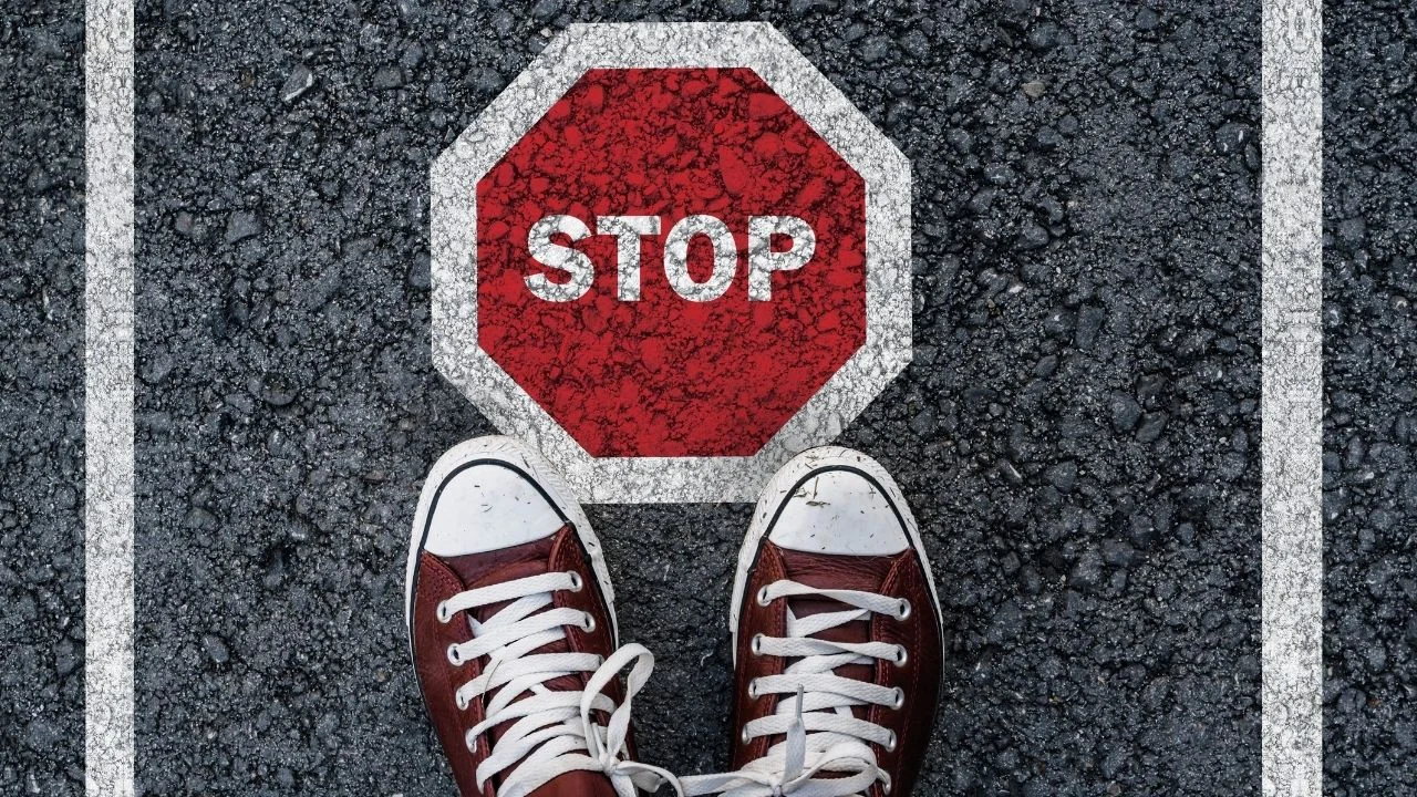 STOP
